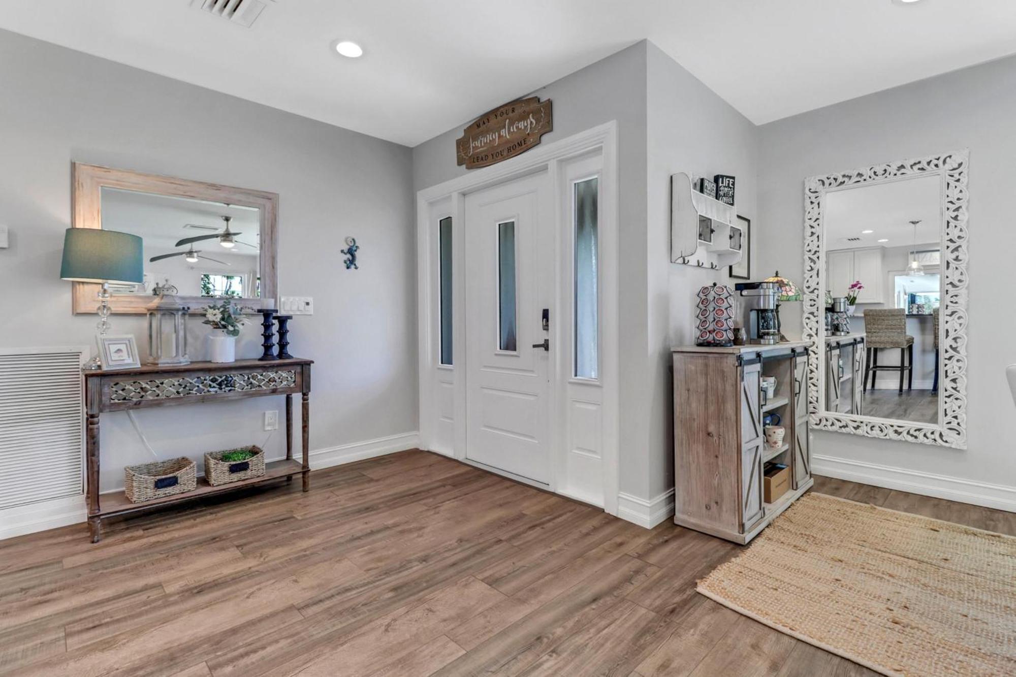 Inviting Lakeview Home L Pool L Close To Beaches جزيرة ماركو المظهر الخارجي الصورة